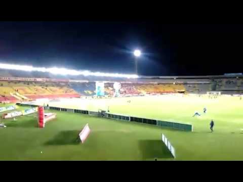 "Es la banda que te alienta" Barra: Fortaleza Leoparda Sur &bull; Club: Atlético Bucaramanga