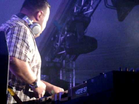 DJ REZA on the SNS stage at Together As One (TAO) on NYE 2008