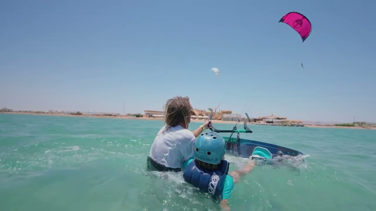 Video: Kitesurfcursus Egypte – kite school aan lagune