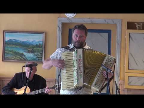 Anders Larsson performs Norrgärdeshambo by Eric Sahlström