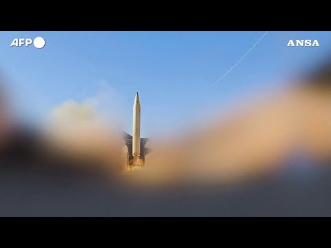 I PASDARAN annunciano lanci col NUOVO MISSILE Khorramshahr-4: ha una testata di due tonnellate