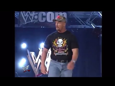 Stone Cold Steve Austin Entrance Pop Returns to WWE Raw 9-25-2000