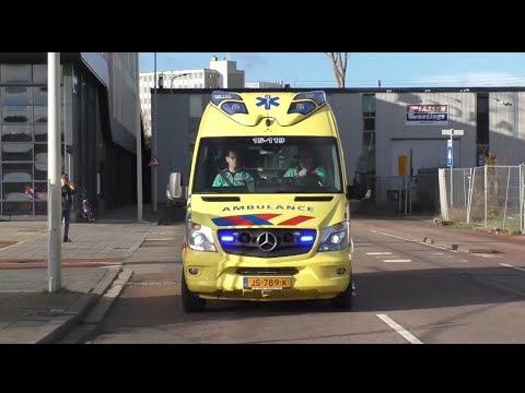 Ambulance met spoed onderweg in Leidschendam en Den Haag