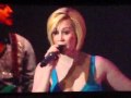 Kellie Pickler- Rocks instead of rice (LIVE)