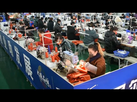 GLOBALink | Empresa de roupas esportivas oferece empregos para uigures locais em Xinjiang, China