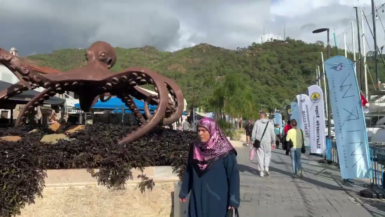 شهر زیبای مارماریس ترکیه در تاریخ 28.10.2025 -اماده سازی برای مسابقات قایقهای باد?