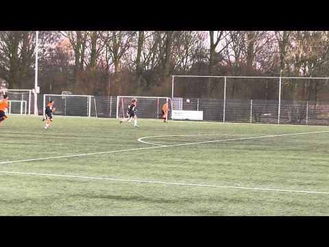 Kersttoernooi Alphense Boys: VV De Meern C1 - Oranje Wit C1 1-0 Doelpunt Rogier