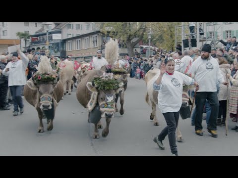 Sennenchilbi Weggis 2022 – Familie Flühler am Festumzug