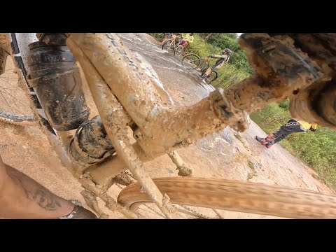 Novelinha Brasil Ride 2025 - Ep 9: Etapa Rainha. Mais um caos de LAMA