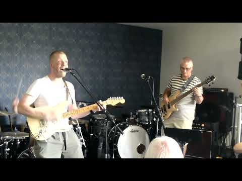 2  /  DEAN NEWTON TRIO   /  HERE I AM  BY  DEAN  NEWTON