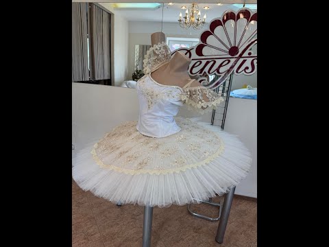 Stage costume F 0523 - video 2