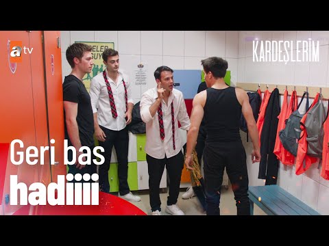 Sarp soyunma odasında gerginlik çıkarıyor - Kardeşlerim 99. Bölüm