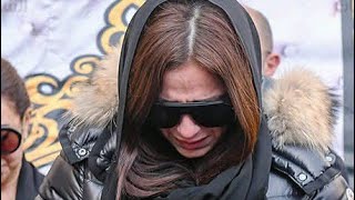 ياسمين عبدالعزيز تايهه وحزينة وعزاء والدها اليوم واحمد العوضي أول الحاضرين..إنهيار ياسمين عبدالعزيز