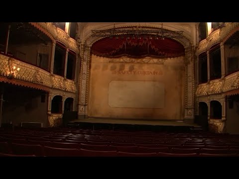 イギリスの劇場のためのトンネルの終わりの光 (Light at the end of the tunnel for UK theaters)