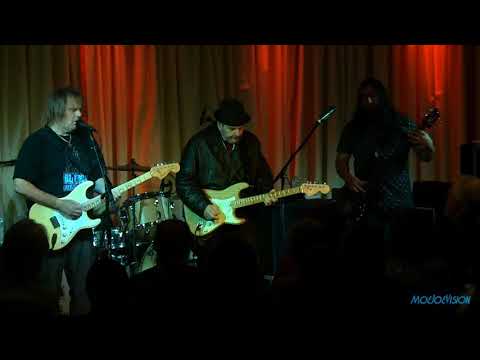 Walter Trout Live with Special Guest Ronnie Earl @ The Bull Run Restaurant 7/13/17
