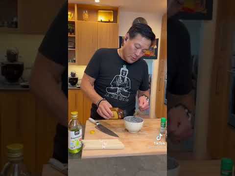 Charred scallion noodles