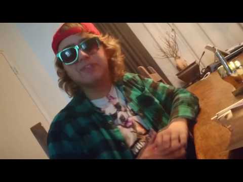 Popjorn PunchOutBattles Promotiefilmpje: Kippie Kopstoot