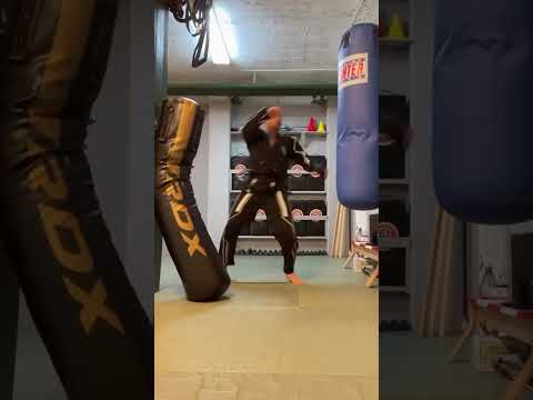 😱hard hitting 😱#youtubeshorts #mma #martialarts #shortsfeed #ubsko #boxing #shorts