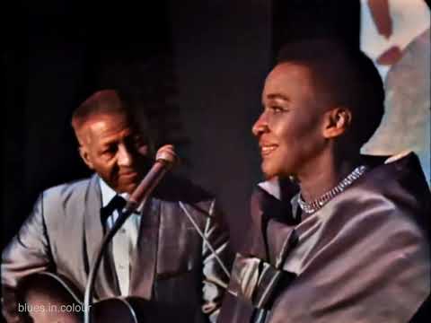 Victoria Spivey - 'Black Snake Blues' live [Colourised] 1963