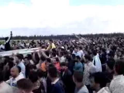 تشييع شهداء "جمعة الحرائر" من أحياء(دير بعلبة والخالدية وباب السباع وبابا عمرو ) في مقبرة تل النصر في مدينة حمص