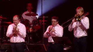 KNOCK ON WOOD par CHRIS JAZZ BAND