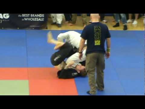 Luiz Finocchio vs Jack Magee, Adult, Brown Belts, Finals, English Open Championships BJJ 2012