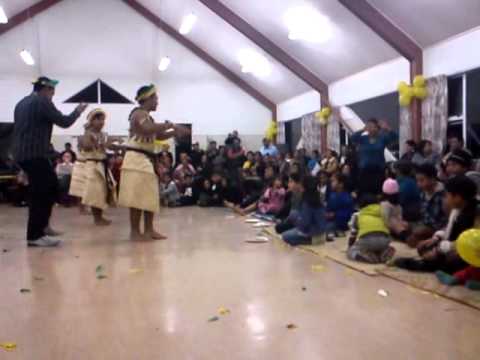 Crazy for Nikunau. Maten nanou! (waan nikunau).3gp