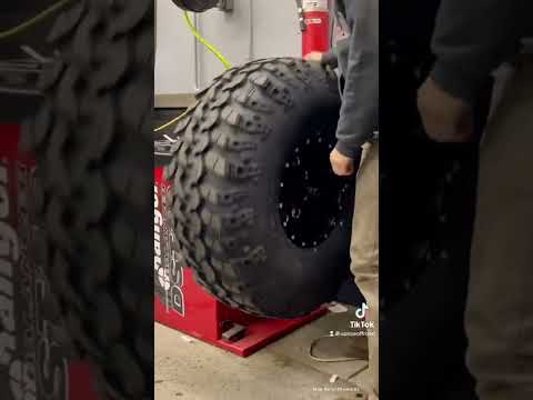 Shorts // New/Old school mud truck setup15x10s on 39.5 Swampers.