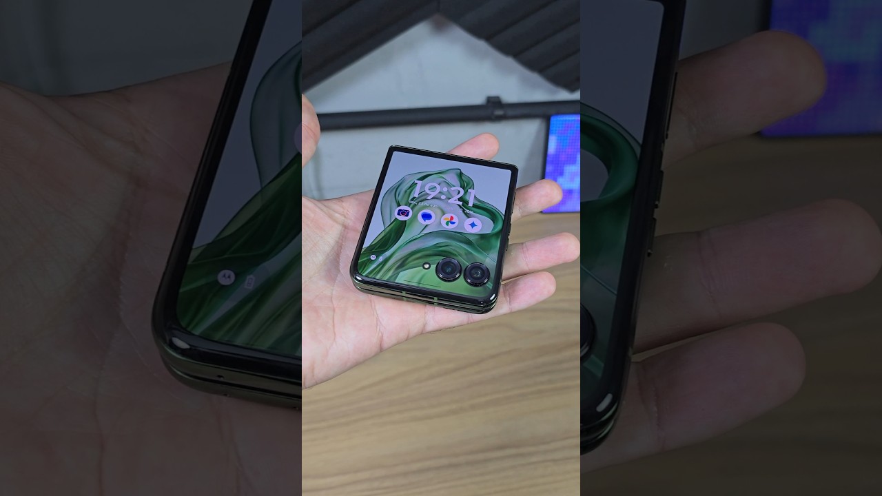 Miniatura da avaliação em vídeo de Smartphone Motorola Razr 50 Ultra 512GB Tela Dobrável pOLED