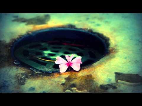 Essáy & CoMa - Deceptive