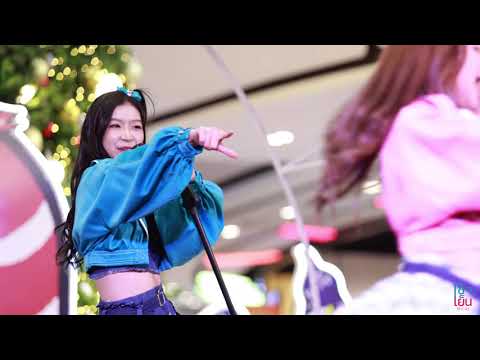 Stang BNK48   Heavy Rotation @Central Plaza Korat Fancam 4k50 | 201115