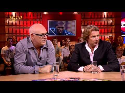VI 22-08-11 - Johan Derksen over het Twitter gedrag van Ryan Babel (Hans Kraay: waar gaat dit over?)