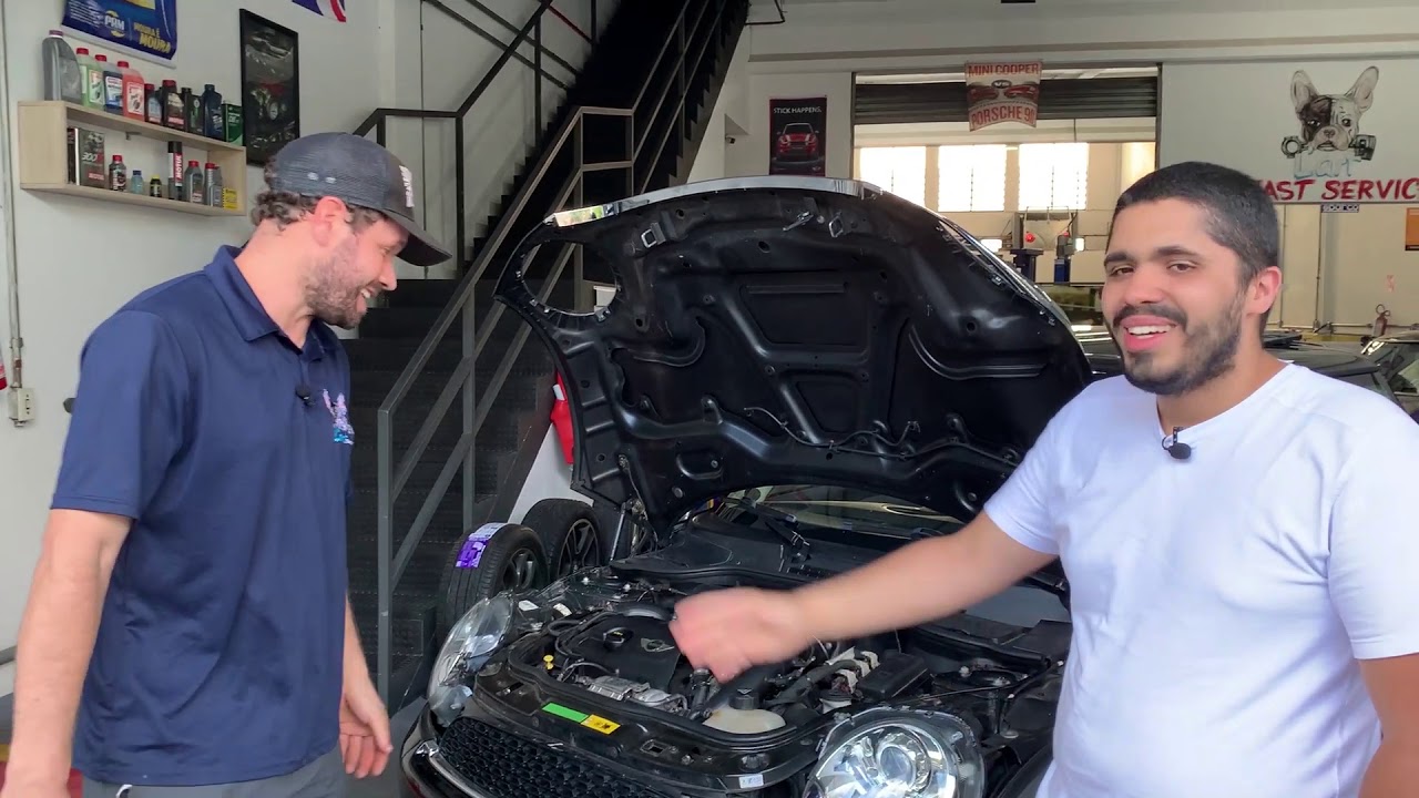 MINI COOPER S ESTÁ FUMANDO! NOVO PRORIETÁRIO DECIDIU ABRIR O MOTOR PARA RESOLVER O PROBLEMA