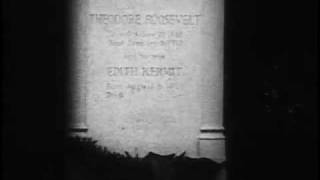 Close-up of Theodore Roosevelt's Grave, 1920