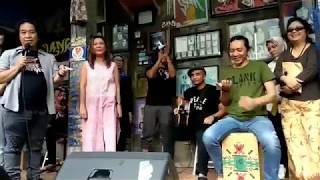 Download lagu Lelang Lagu Cuma Khayalan Oppie ft SLANK mp3 Download lagu Lelang Lagu Cuma Khayalan Oppie ft SLANK mp3