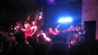 Club Limbo - Squirrel Nut Zippers