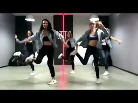 Pakito & Roy Bee    Kiss Me Again Remix