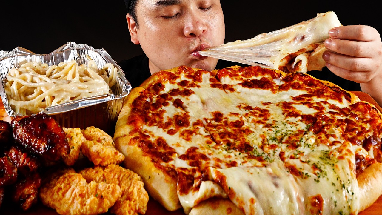 군침 도는 비주얼의 치즈대박폭탄피자와 크림스파게티, 버팔로윙, 치킨텐더 먹방~!! Cheese-loaded pizza, Creamy pasta