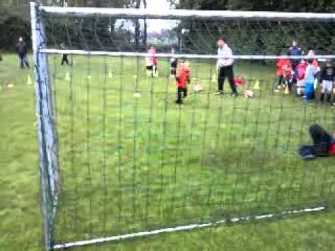 Maarten scoort penalty - SCH'44 talentjes