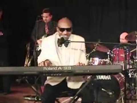 Mike Henry as Ray Charles