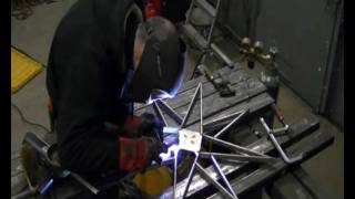 preview picture of video 'Welding a compass rose made from stainless steel (time lapse)'