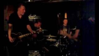 Atom Notes - No Generation Gap (Wipers cover) Live @ Lepakkomies 3/3
