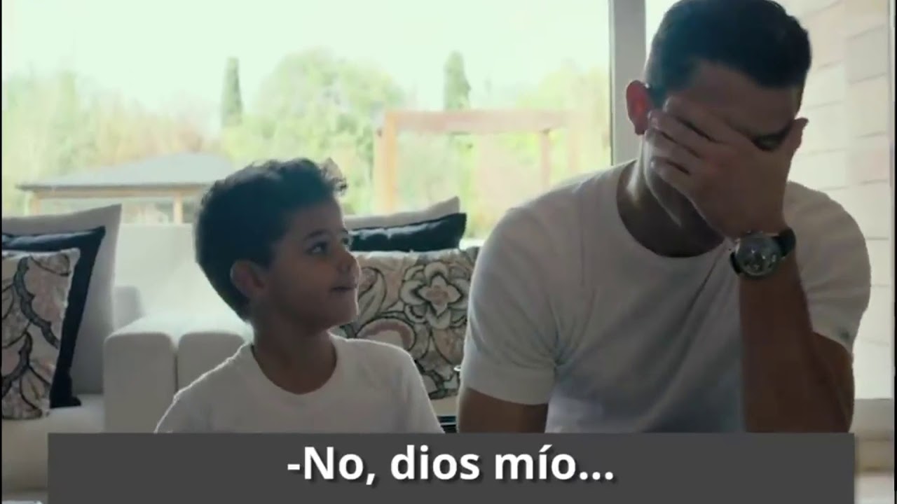 Watch CUANDO CRISTIANO RONALDO SE ENOJÓ CON SU HIJO PORQUE ESTE NO SABÍA SU PROPIO NOMBRE Now CUANDO CRISTIANO RONALDO SE ENOJÓ CON SU HIJO PORQUE ESTE NO SABÍA SU PROPIO NOMBRE
