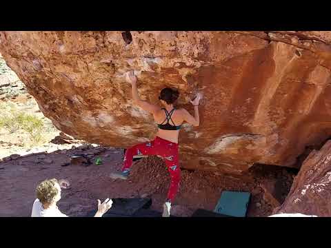 Monkey Bar Right (V6) - Red Rocks Bouldering