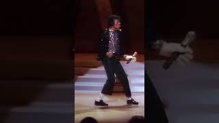 Download lagu Michael Jackson's First Moonwalk mp3 Download lagu Michael Jackson's First Moonwalk mp3