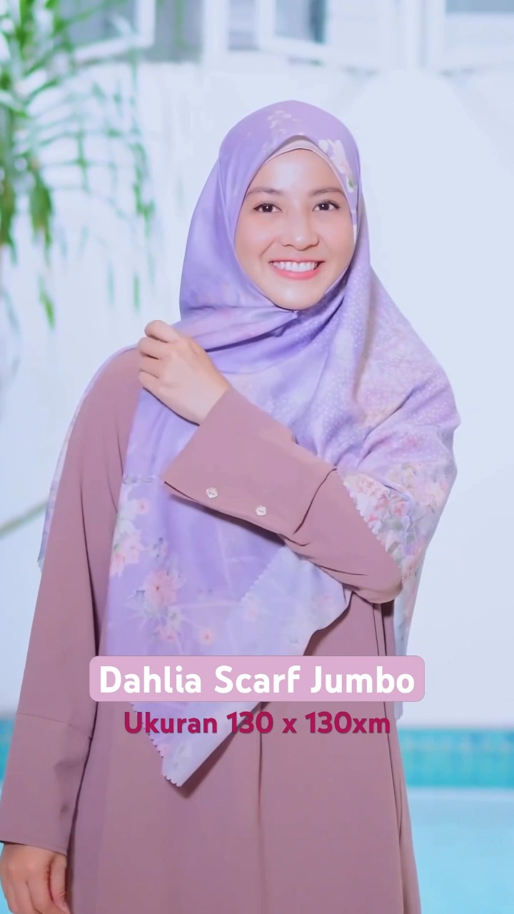 Gaya hijab syari ala kak Natasha Rizky, simpel dan chic! Siap tampil cantik setiap hari! 😍✨