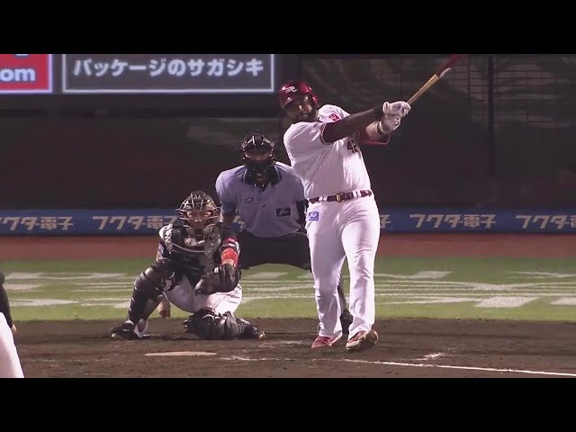 【4回裏】待望の一打!! イーグルス・ギッテンスが来日初ヒットを放つ!! 2022年8月23日 東北楽天ゴールデンイーグルス 対 福岡ソフトバンクホークス