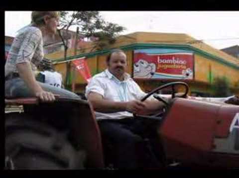 Tractor Opaco, de Joselo Schuap