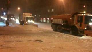 preview picture of video 'Plowing Snow In New York City'