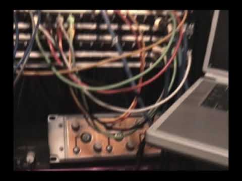 Chris Vrenna's home studio tour (2004)